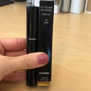 CHANEL Le Volume De Chanel Mascara in 10 Noir ✨
